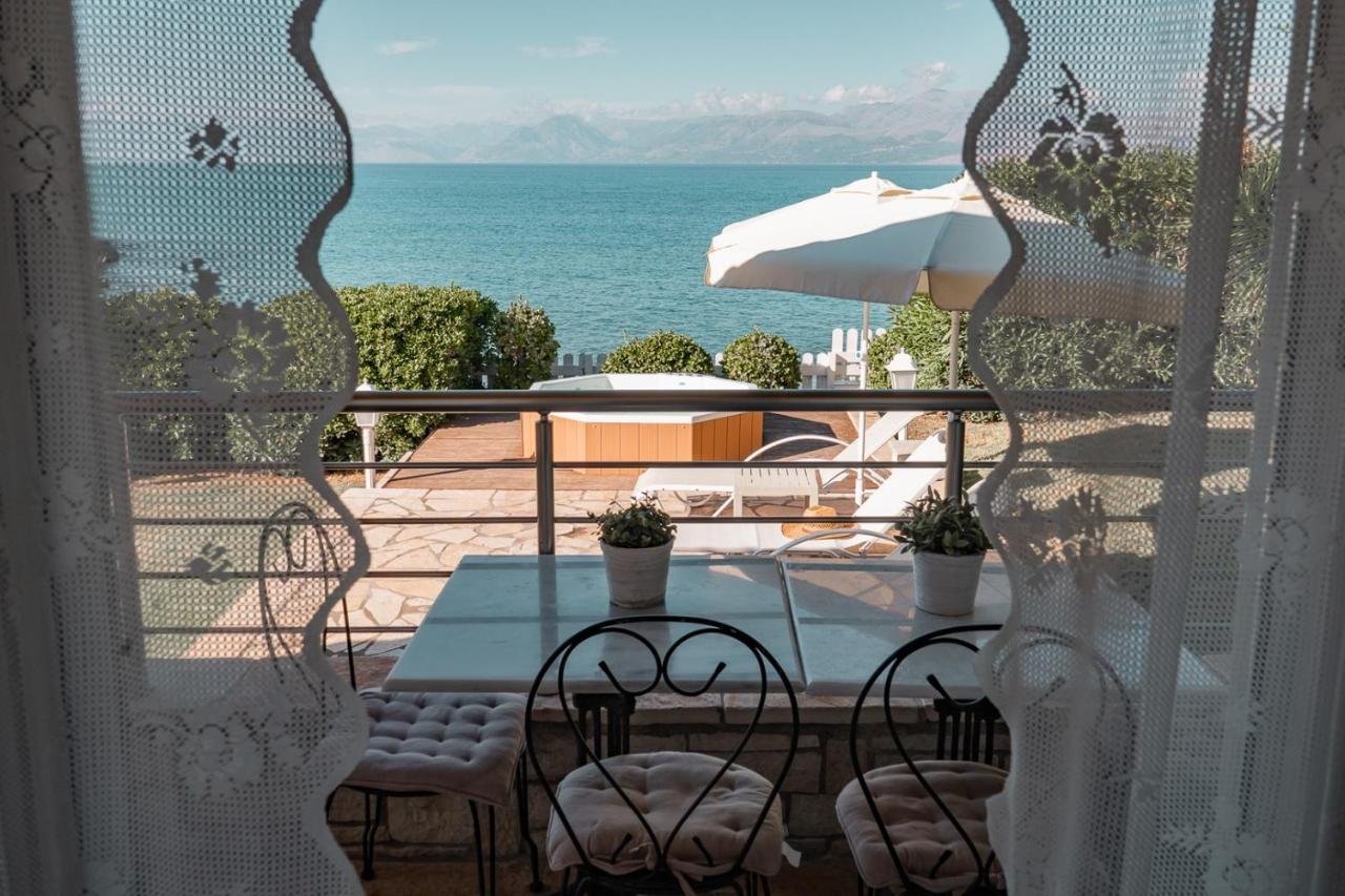 Neptune Sea House - Beachfront Agios Spyridon  Экстерьер фото